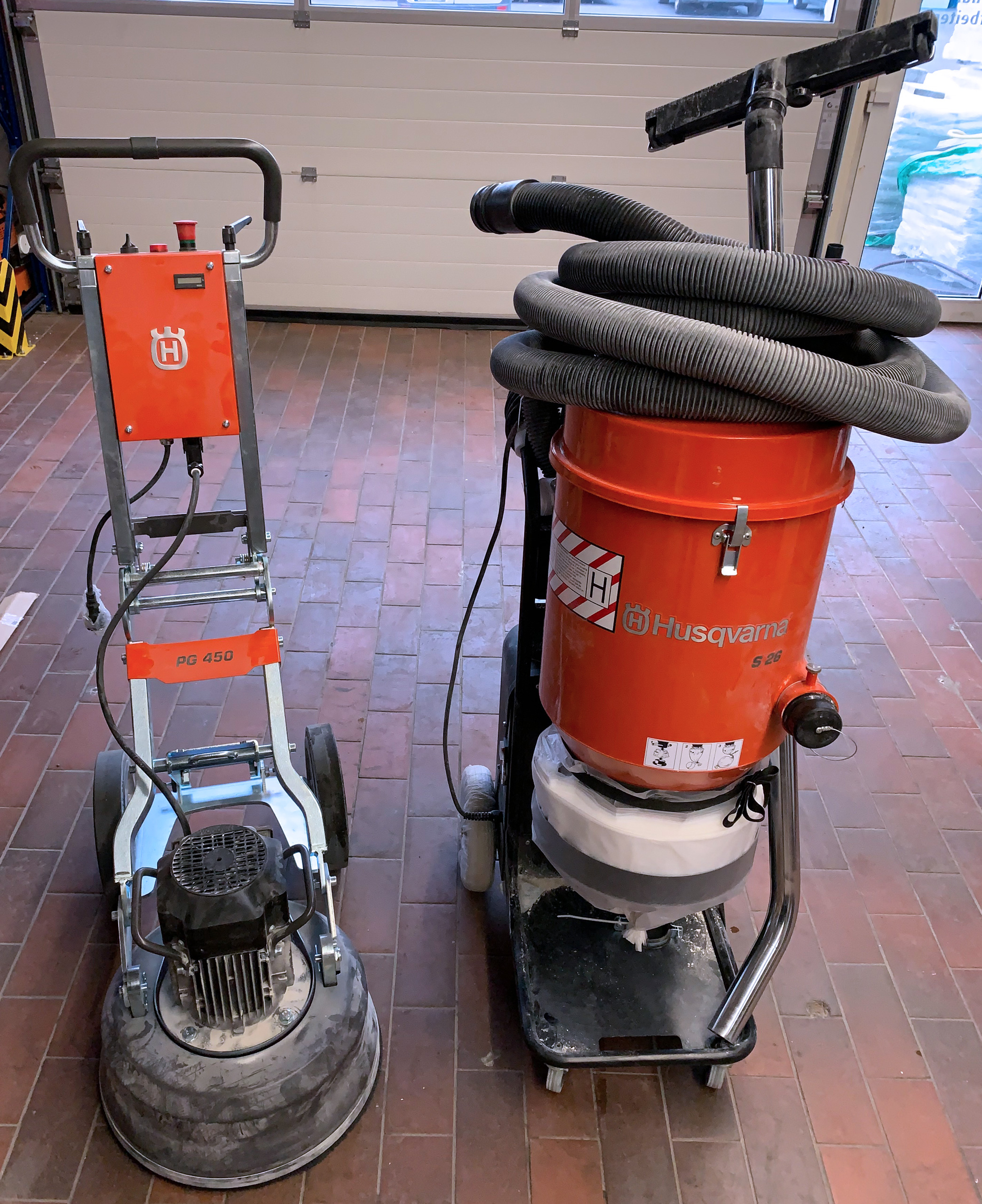 Bodenschleifmaschine Husqvarna PG 450 und Industriesauger Husqvarna S 26 im Detail.